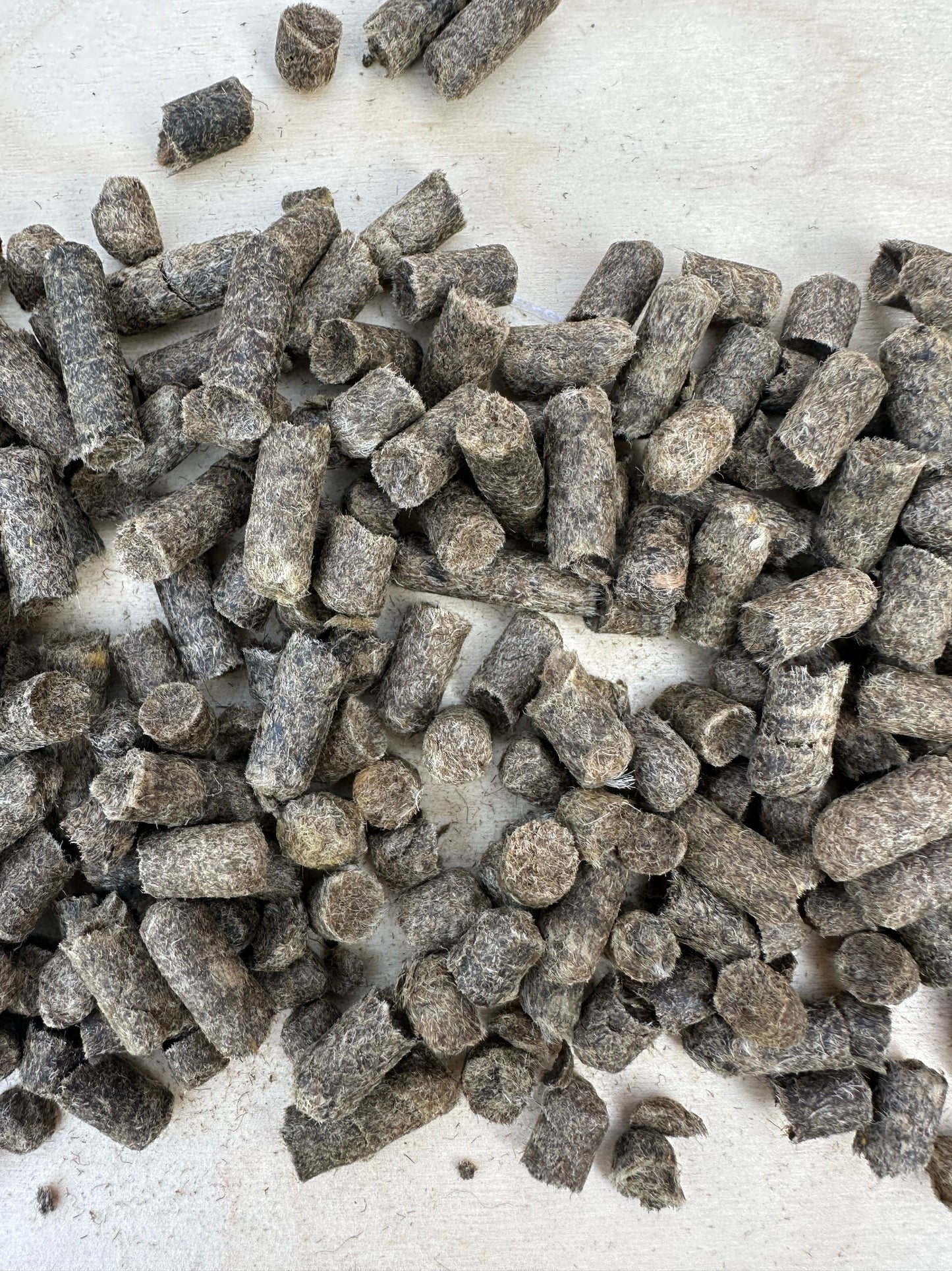 Ökologischer biologischer Naturdünger Alpakadünger Wolldünger Wollpellets