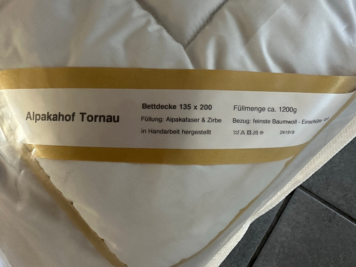 Alpaka Bettdecke mit Zirbe made in Germany